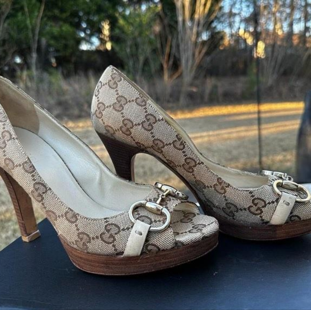 Shoes Gucci size 8B